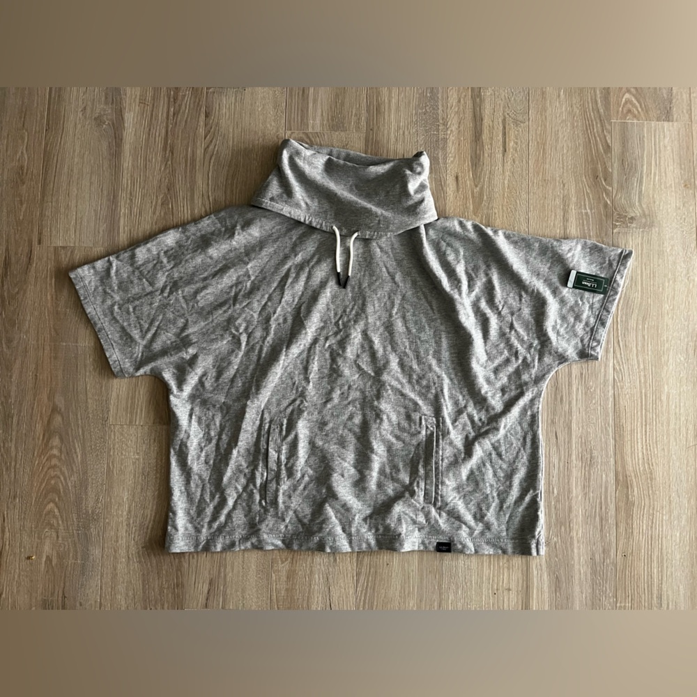 NWT L.L. Bean Women’s Sweatshirt Poncho Light Grey - Size L/XL